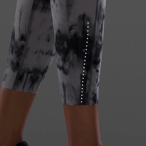 NWT Lululemon Fast and Free High Rise Tight 25” - Picture 8 of 8